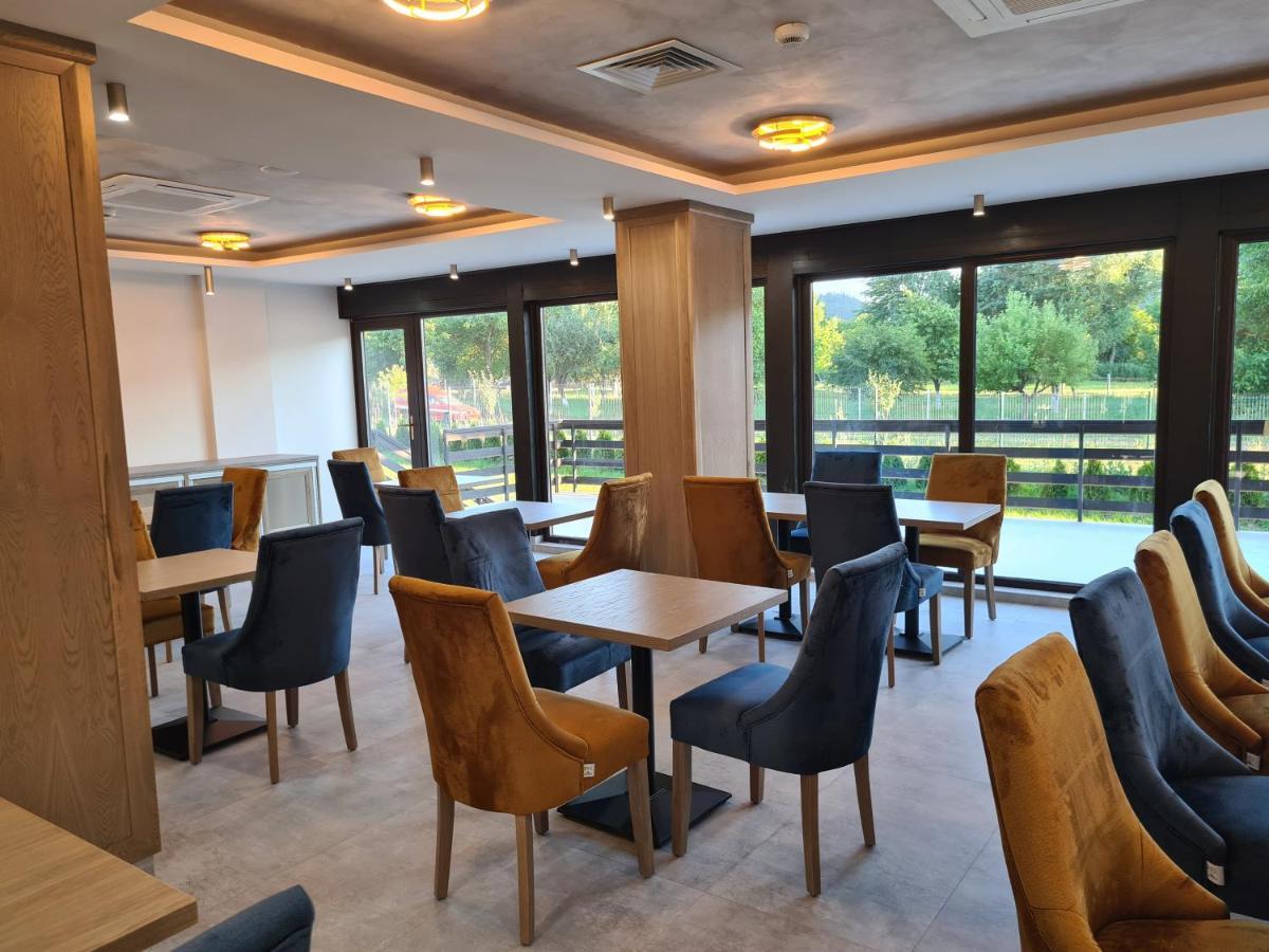 New Wolf Hotel Bran  Buitenkant foto