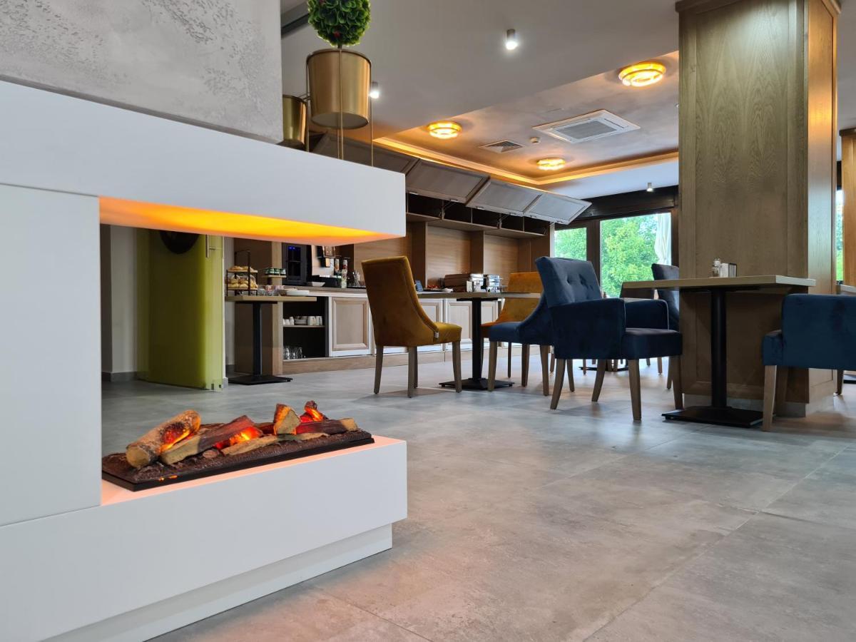 New Wolf Hotel Bran  Buitenkant foto