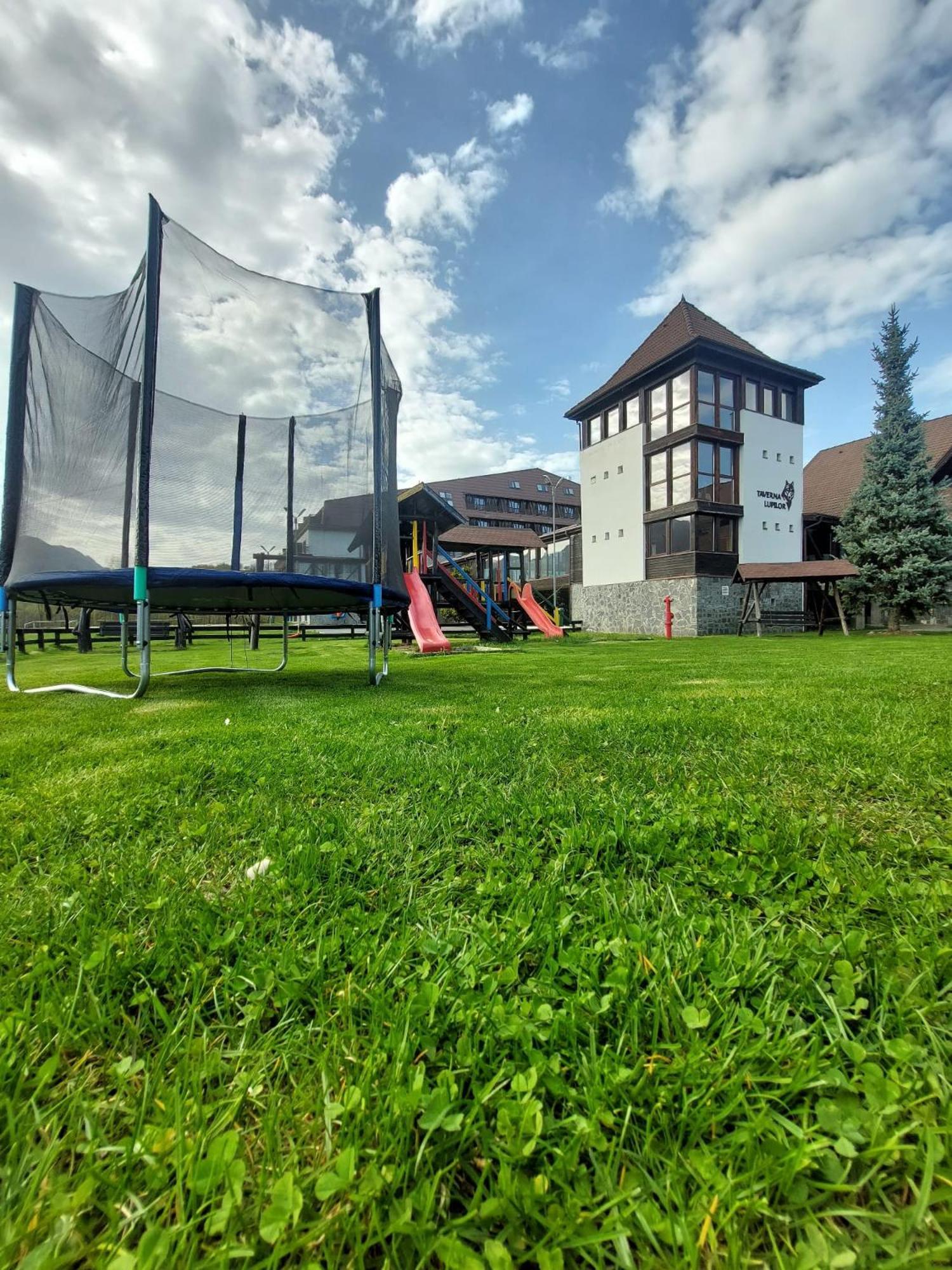 New Wolf Hotel Bran  Buitenkant foto